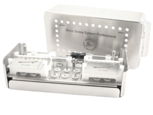 Bone Management Piny, šroubky a systémy pro fixaci kostních štěpů a membrán